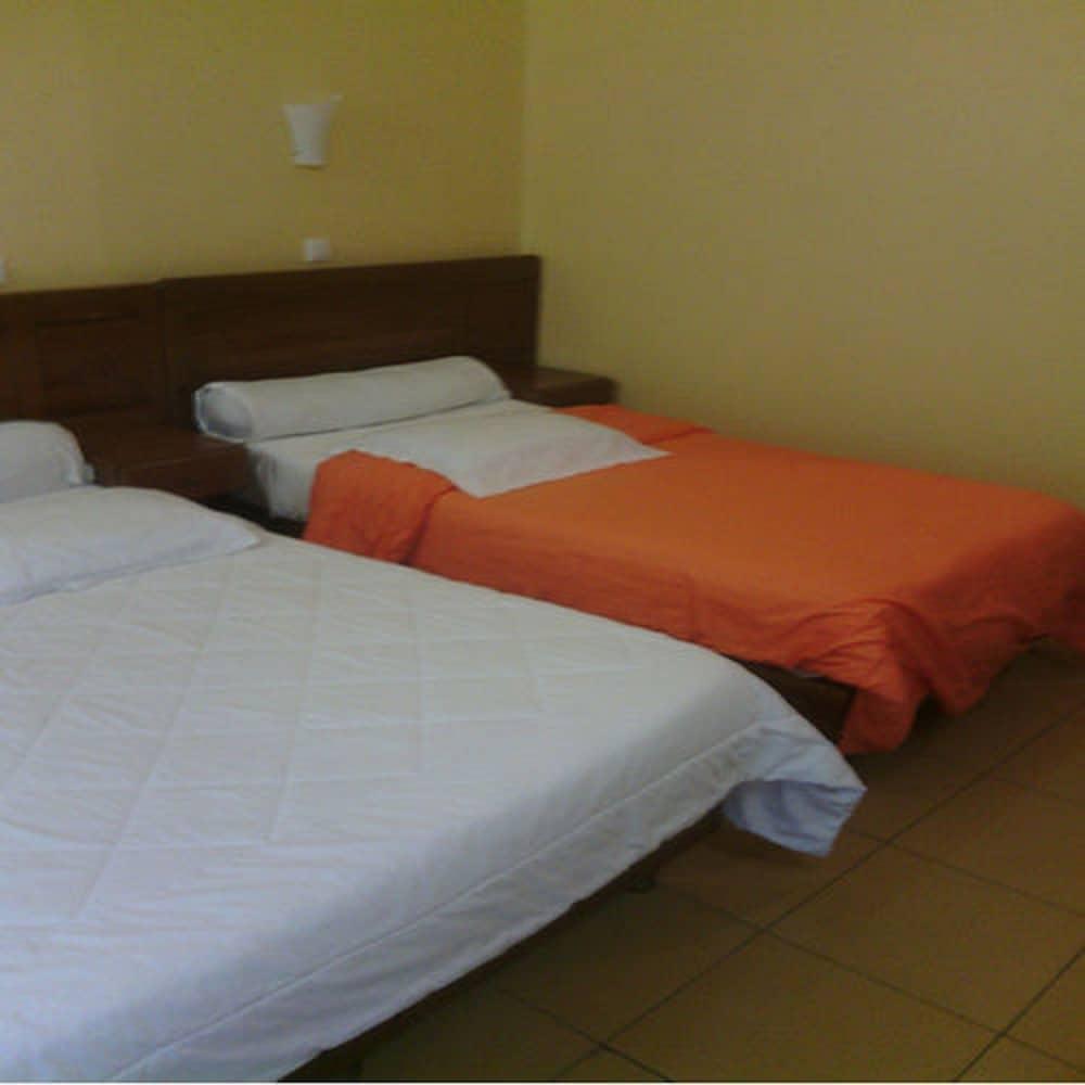 Cristal Hotel Bejaïa Екстериор снимка